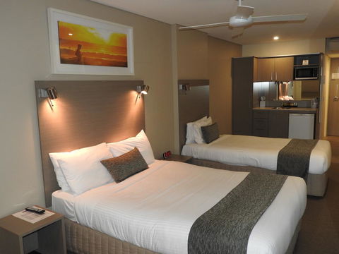 Manly Paradise Motel & Apartments - Redcliffe Tourism 1