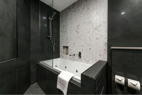 Holiday Inn & Suites - Parramatta Marsden Street, An IHG Hotel - Redcliffe Tourism 6