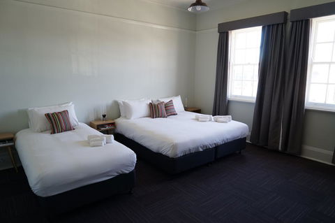 Rosehill Hotel - Redcliffe Tourism 0
