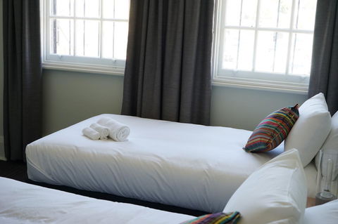 Rosehill Hotel - Redcliffe Tourism 7