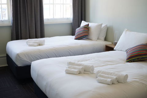 Rosehill Hotel - Redcliffe Tourism 15