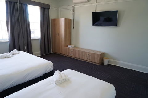 Rosehill Hotel - Redcliffe Tourism 6