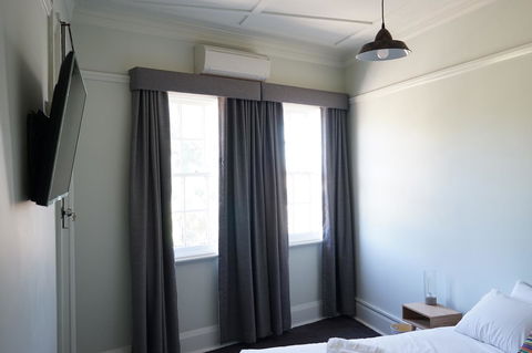 Rosehill Hotel - Redcliffe Tourism 31