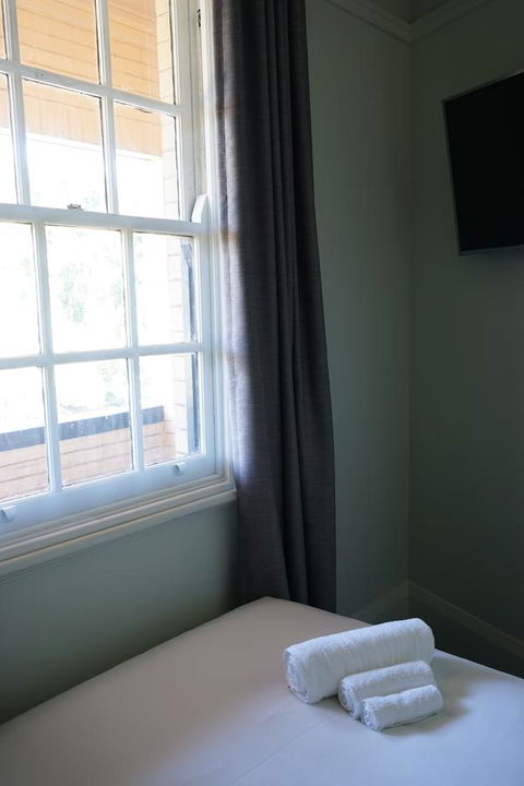 Rosehill Hotel - Redcliffe Tourism 24