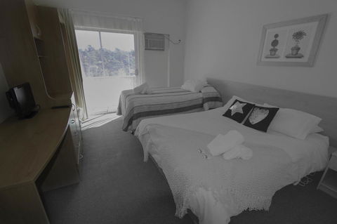 Rest Easy Motel - Redcliffe Tourism 22
