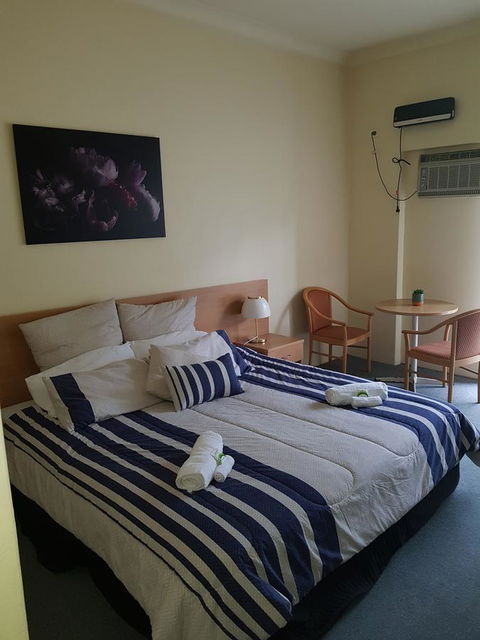 Rest Easy Motel - Redcliffe Tourism 40