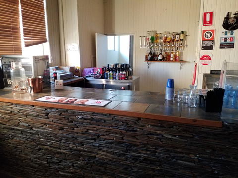 Rest Easy Motel - Redcliffe Tourism 3