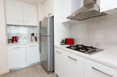 Brand New Executive Apartment - Redcliffe Tourism 6