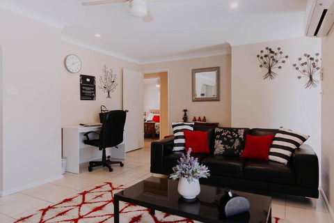 Central Wagga Self Catering Apartment - Redcliffe Tourism 0