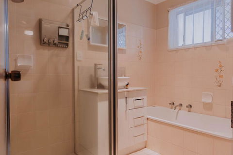 Central Wagga Self Catering Apartment - Redcliffe Tourism 11