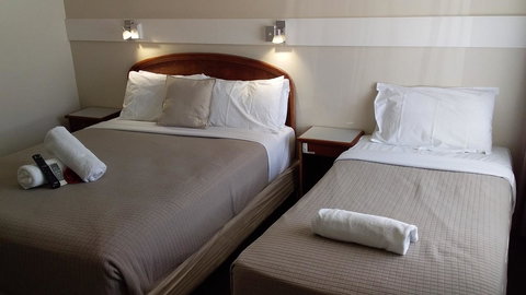 Allonville Gardens Motel - Redcliffe Tourism 4