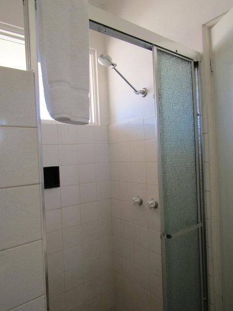 Allonville Gardens Motel - Redcliffe Tourism 17