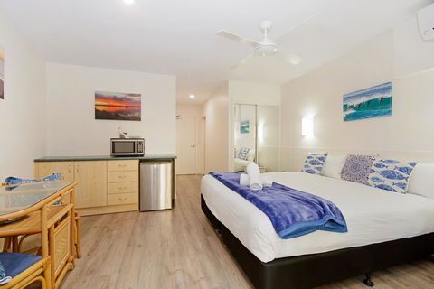 The Cove Yamba - Redcliffe Tourism 1