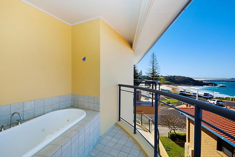 The Cove Yamba - Redcliffe Tourism 8