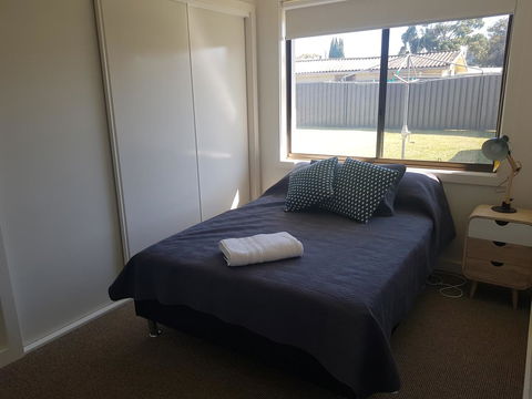 Golden Hill Cottage - Redcliffe Tourism 11