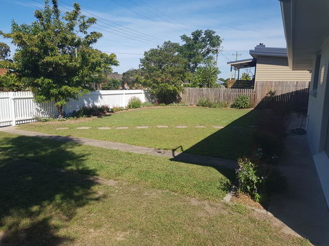 Golden Hill Cottage - Redcliffe Tourism 12