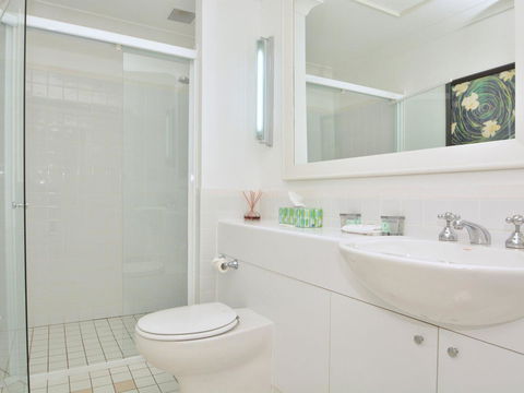 Villa 3br Margarita Villa Located Within Cypress Lakes Resort - Redcliffe Tourism 4