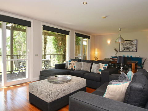 Villa 3br Margarita Villa Located Within Cypress Lakes Resort - Redcliffe Tourism 9