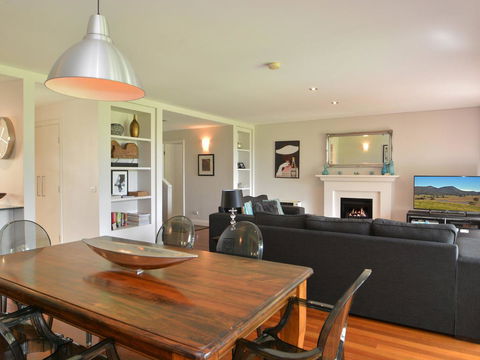Villa 3br Margarita Villa Located Within Cypress Lakes Resort - Redcliffe Tourism 6
