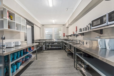 Ady's Place Backpackers, Sydney - Redcliffe Tourism 9