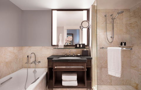 Four Seasons Hotel Sydney - Redcliffe Tourism 5