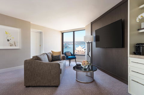 Four Seasons Hotel Sydney - Redcliffe Tourism 1