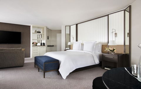 Four Seasons Hotel Sydney - Redcliffe Tourism 2