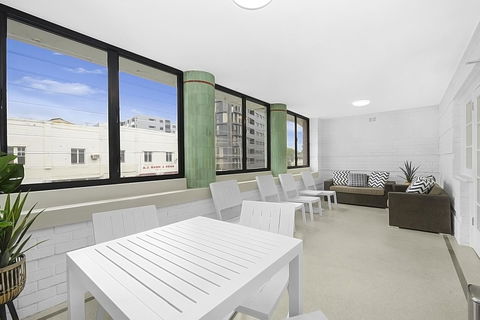 Horse And Jockey Hotel Homebush - Redcliffe Tourism 21