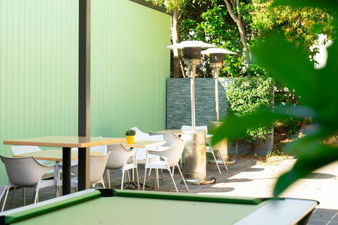 Horse And Jockey Hotel Homebush - Redcliffe Tourism 24