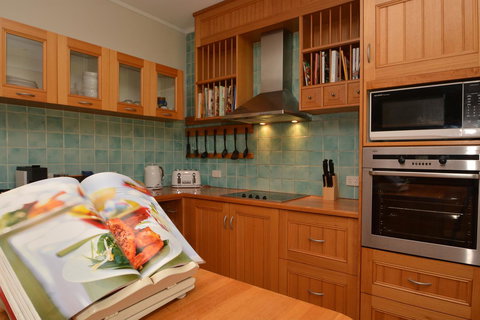 JE Guesthouse, Central To All The Hunter Valley Has To Offer - Redcliffe Tourism 14