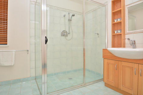 JE Guesthouse, Central To All The Hunter Valley Has To Offer - Redcliffe Tourism 35