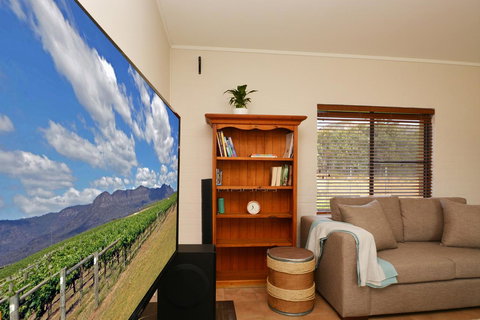 JE Guesthouse, Central To All The Hunter Valley Has To Offer - Redcliffe Tourism 5