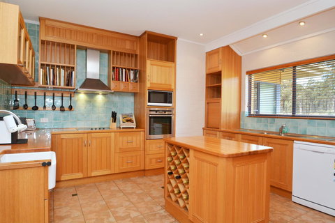 JE Guesthouse, Central To All The Hunter Valley Has To Offer - Redcliffe Tourism 12