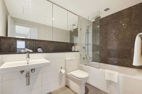 Stunning Sunset Water View 2BEDs On High Rises - Redcliffe Tourism 10