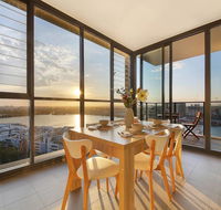 Stunning Sunset Water View 2BEDs on High Rises - Redcliffe Tourism