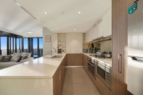 Stunning Sunset Water View 2BEDs On High Rises - Redcliffe Tourism 11