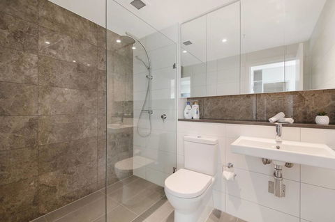Stunning Sunset Water View 2BEDs On High Rises - Redcliffe Tourism 14