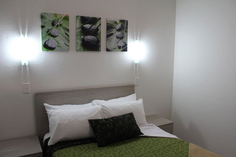 Ashwood Motel - Redcliffe Tourism 1