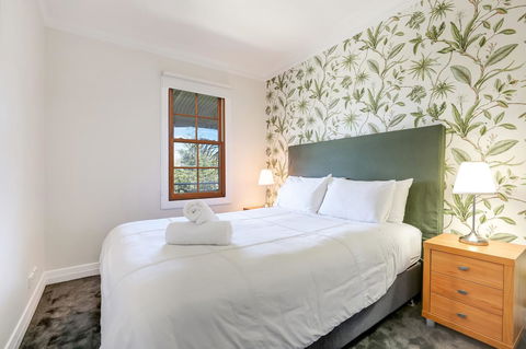 Bellevue Accommodation - Redcliffe Tourism 0