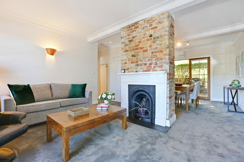 Bellevue Accommodation - Redcliffe Tourism 11