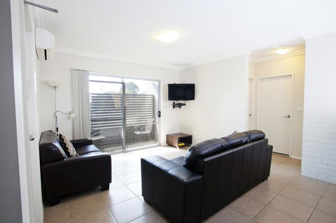 Bluegum Apartments Newcastle - Redcliffe Tourism 6