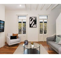 Walk to the city from this renovated heritage gem - Redcliffe Tourism