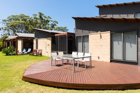 By The Beach B&B Self Contained Apartments - Redcliffe Tourism 2