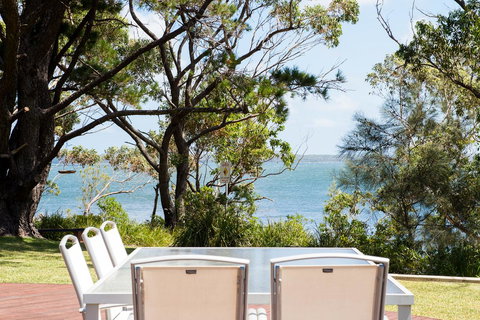 By The Beach B&B Self Contained Apartments - Redcliffe Tourism 1