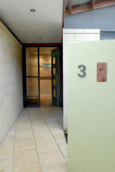 By The Beach B&B Self Contained Apartments - Redcliffe Tourism 26