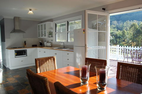Cadair Cottages - Redcliffe Tourism 6