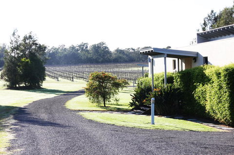 Adina Vineyard - Redcliffe Tourism 11
