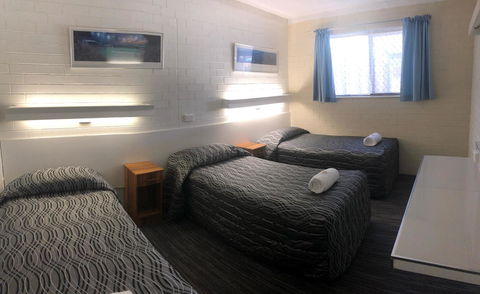 Coastal Bay Motel - Redcliffe Tourism 21