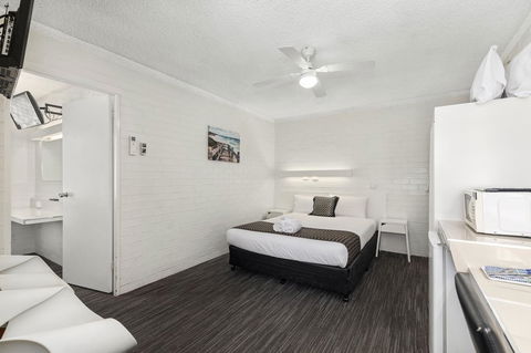 Coastal Bay Motel - Redcliffe Tourism 16