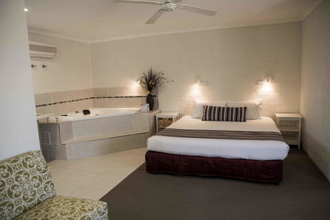 Coastal Bay Motel - Redcliffe Tourism 26